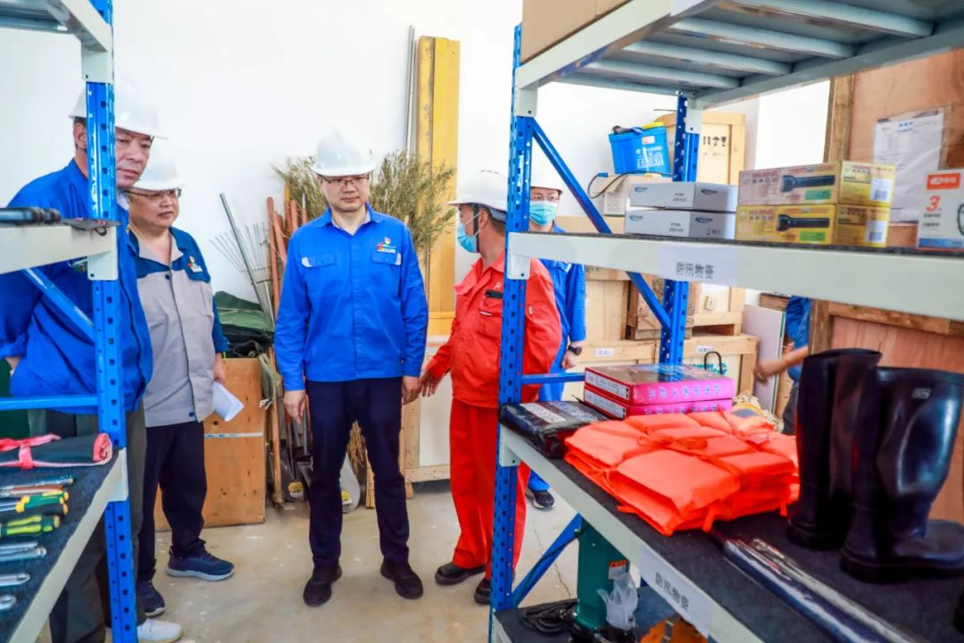 翠籠蒲艾香，慰問送安康——安彩高科總經理端午節慰問一線職工